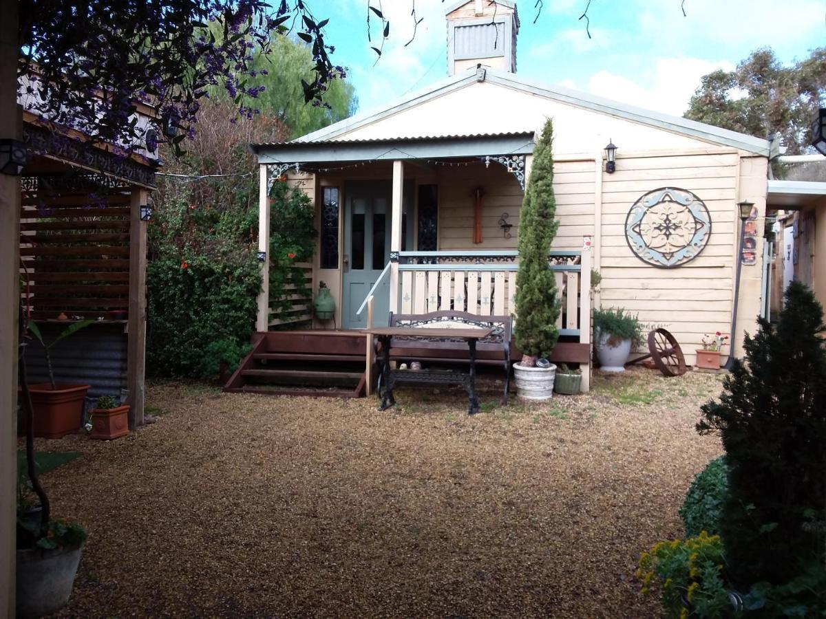 A La Folly Bed & Breakfast Murray Bridge Exterior photo